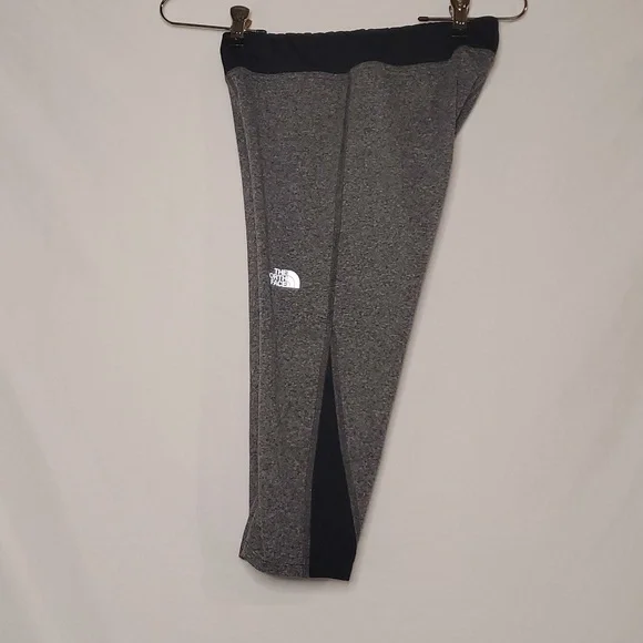 The North Face Flashdry Capri Leggings Gray Black Girls Regular Size 10-12 - Picture 3 of 10